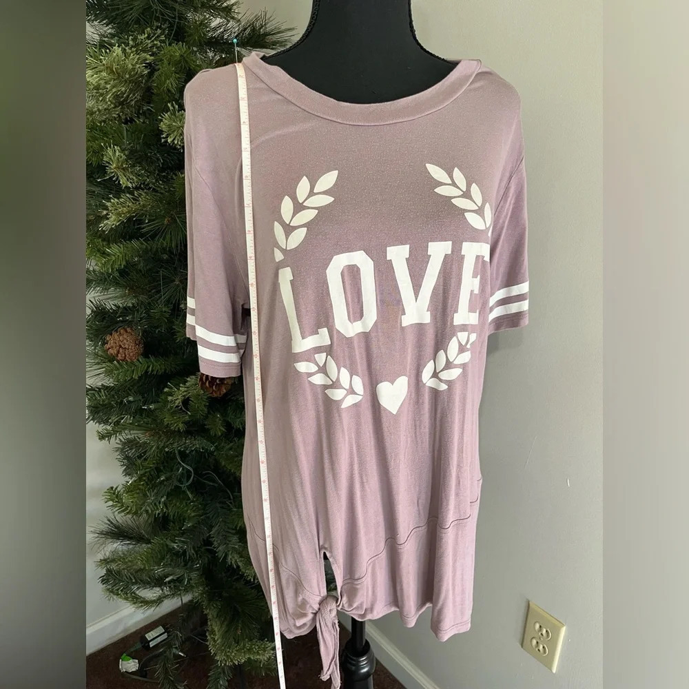 NO BOUNDARIES XL (15-17) Pink “Love” in laurels T-shirt with side tie knot - Picture 4 of 9